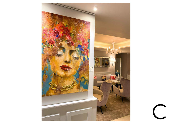 Exposition Bormes-les-Mimosas Femmes fond bleu